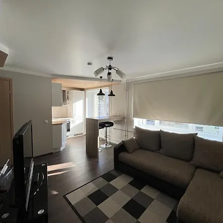 Hubane Korter Aedlinnas Apartment